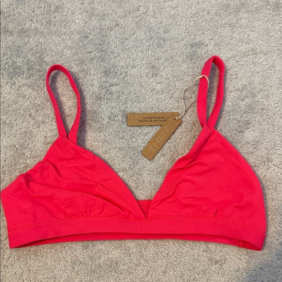 SKIMS Other - NWT Skims M limited edition ultra pink bralette